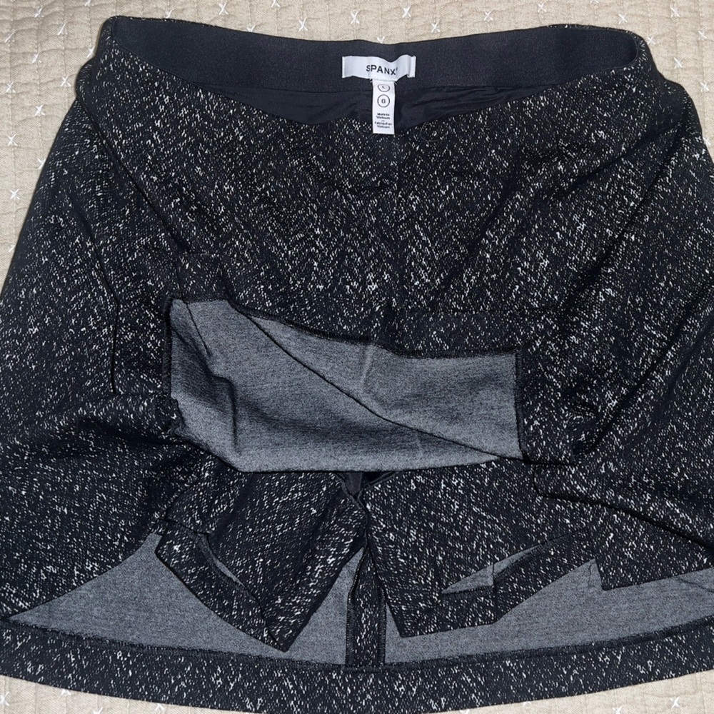 SPANX Black and Gray Mini Skirt